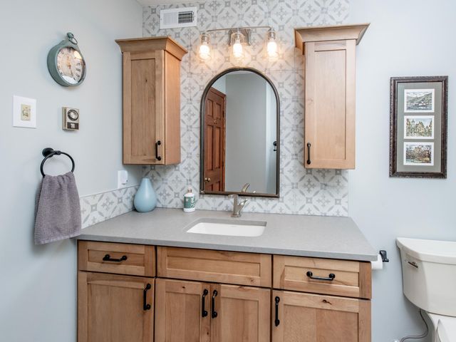 6256 Lynn Way, Woodbury, MN 55129