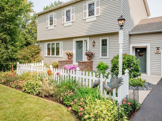 6256 Lynn Way, Woodbury, MN 55129