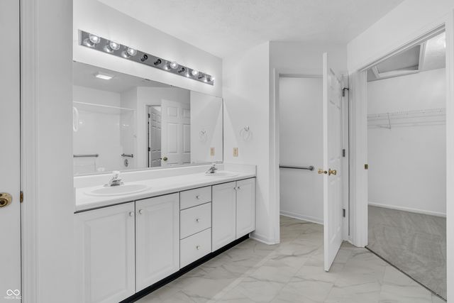 1342 Brookwood Circle, Danville, IN 46122