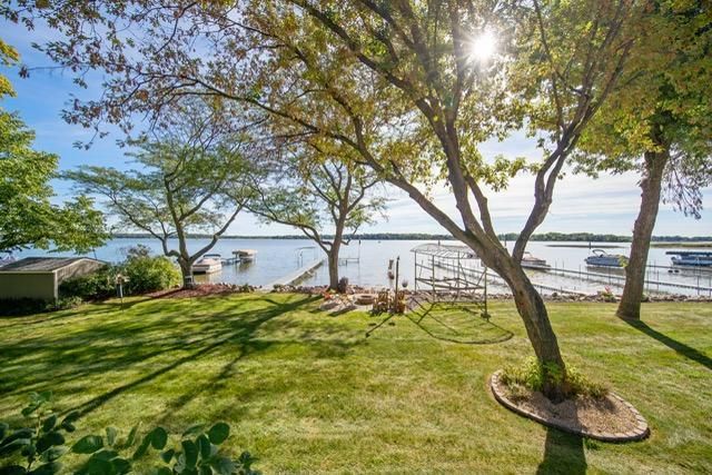 8839 N Shore Trail N, Forest Lake, MN 55025