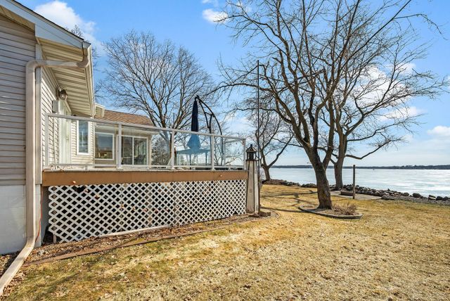 8839 N Shore Trail N, Forest Lake, MN 55025