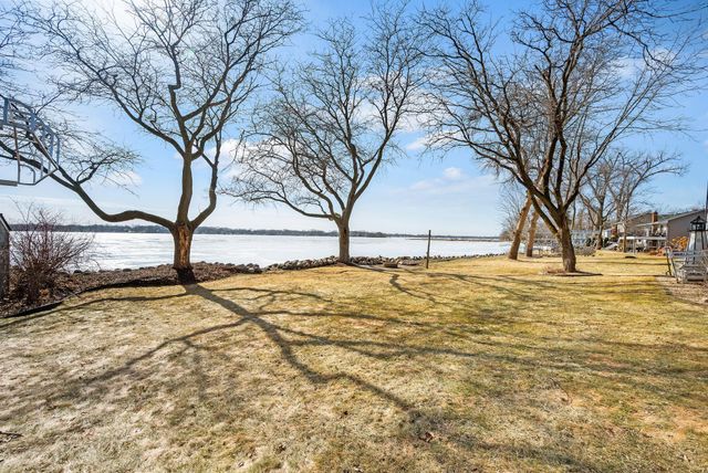 8839 N Shore Trail N, Forest Lake, MN 55025