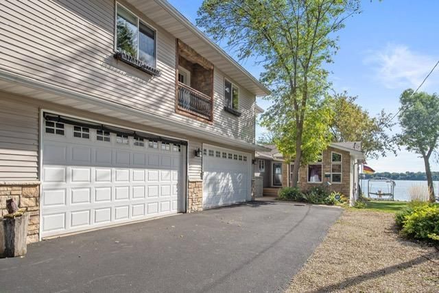 8839 N Shore Trail N, Forest Lake, MN 55025