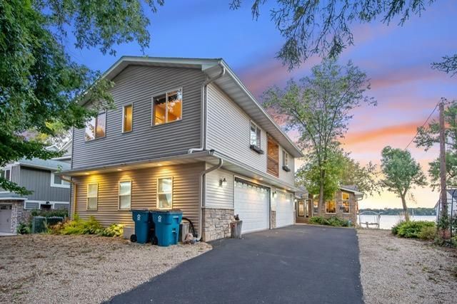 8839 N Shore Trail N, Forest Lake, MN 55025