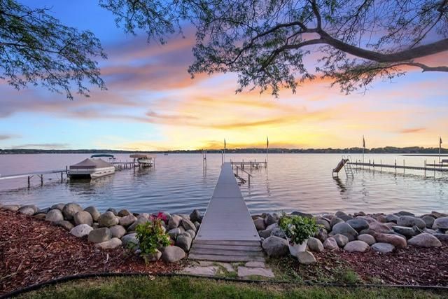 8839 N Shore Trail N, Forest Lake, MN 55025