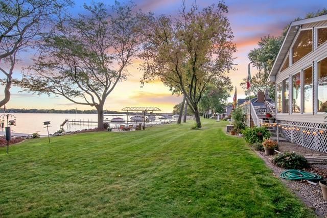 8839 N Shore Trail N, Forest Lake, MN 55025