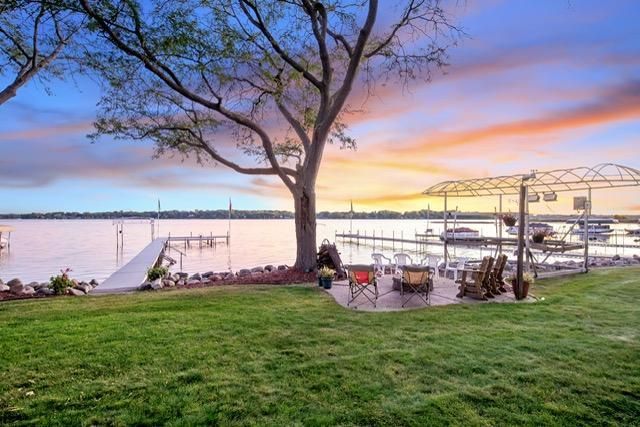 8839 N Shore Trail N, Forest Lake, MN 55025