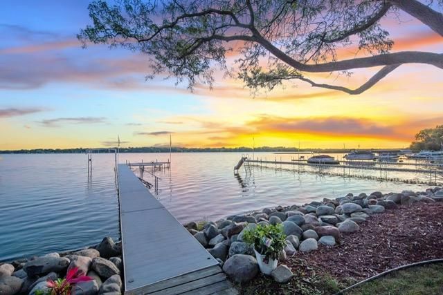 8839 N Shore Trail N, Forest Lake, MN 55025