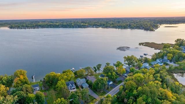 8839 N Shore Trail N, Forest Lake, MN 55025
