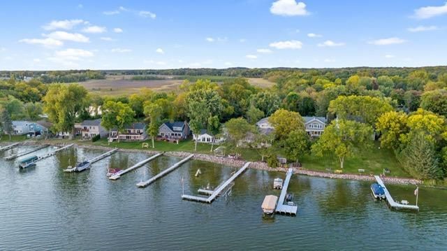 8839 N Shore Trail N, Forest Lake, MN 55025
