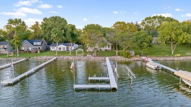 8839 N Shore Trail N, Forest Lake, MN 55025