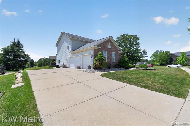 27886 Bluebird Drive, Flat Rock, MI 48134
