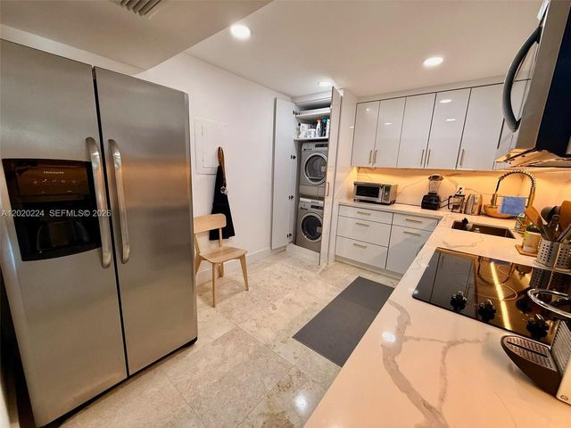 1420 Brickell Bay Dr 1108B, Miami, FL 33131