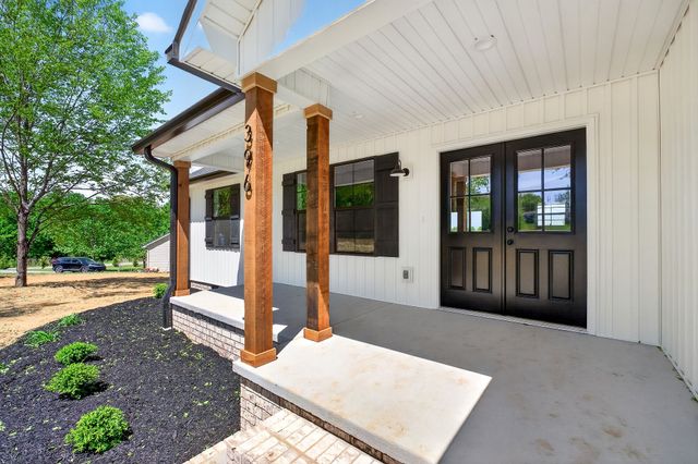 396 Westwood Dr, Sparta, TN 38583