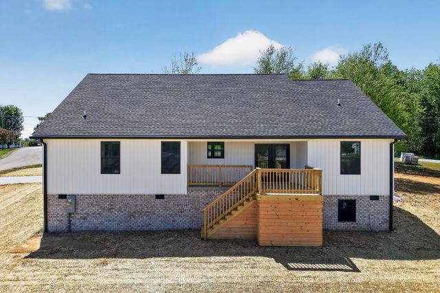 396 Westwood Dr, Sparta, TN 38583