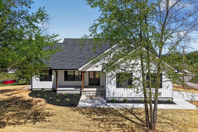 396 Westwood Dr, Sparta, TN 38583