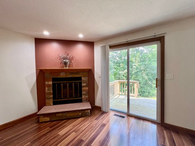 29 Kathleen Drive APT 1B, Windham, CT 06226