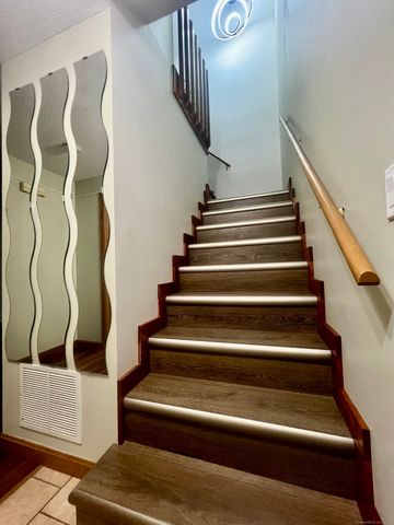 29 Kathleen Drive APT 1B, Windham, CT 06226