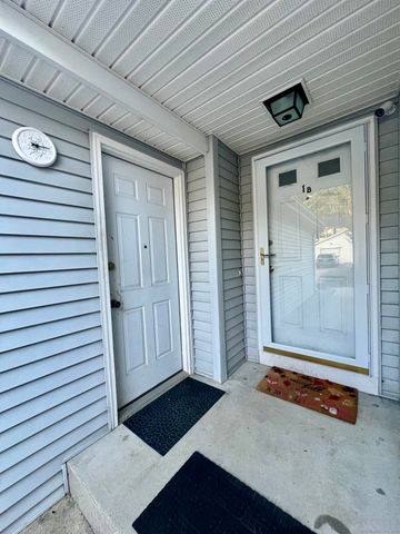 29 Kathleen Drive APT 1B, Windham, CT 06226