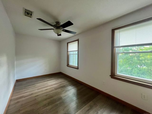 29 Kathleen Drive APT 1B, Windham, CT 06226