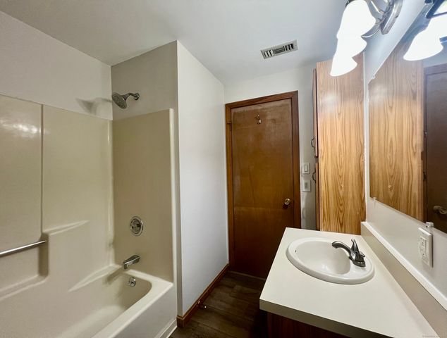 29 Kathleen Drive APT 1B, Windham, CT 06226