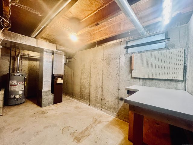 29 Kathleen Drive APT 1B, Windham, CT 06226