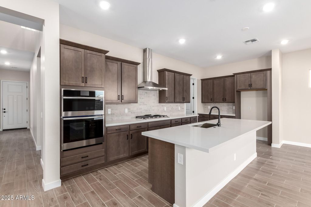 Image 12 of property listing at 8920 E COVINA Street, Mesa, AZ 85207