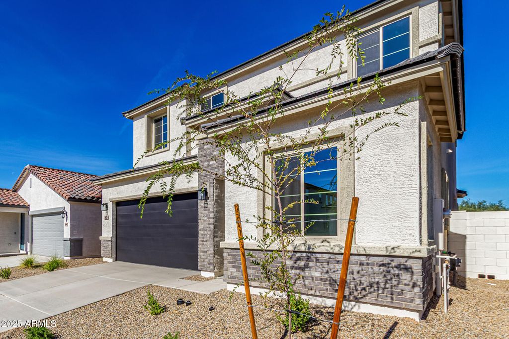 Image 2 of property listing at 8920 E COVINA Street, Mesa, AZ 85207