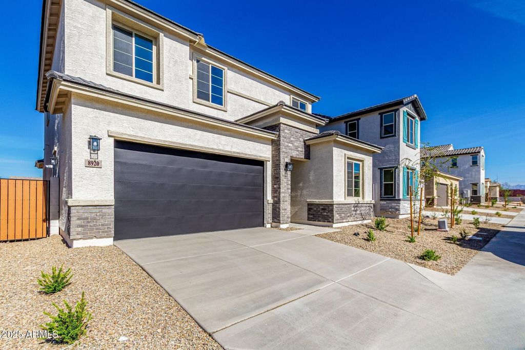 Image 3 of property listing at 8920 E COVINA Street, Mesa, AZ 85207