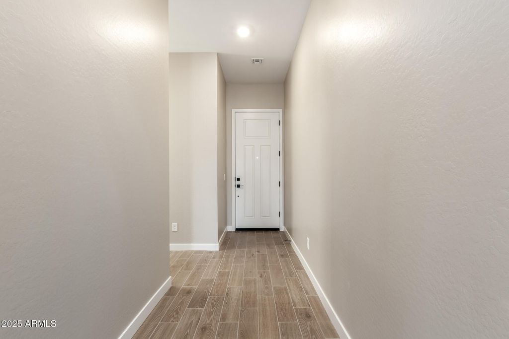 Image 4 of property listing at 8920 E COVINA Street, Mesa, AZ 85207