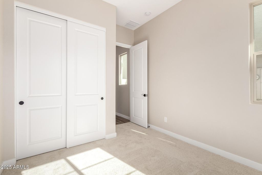 Image 6 of property listing at 8920 E COVINA Street, Mesa, AZ 85207