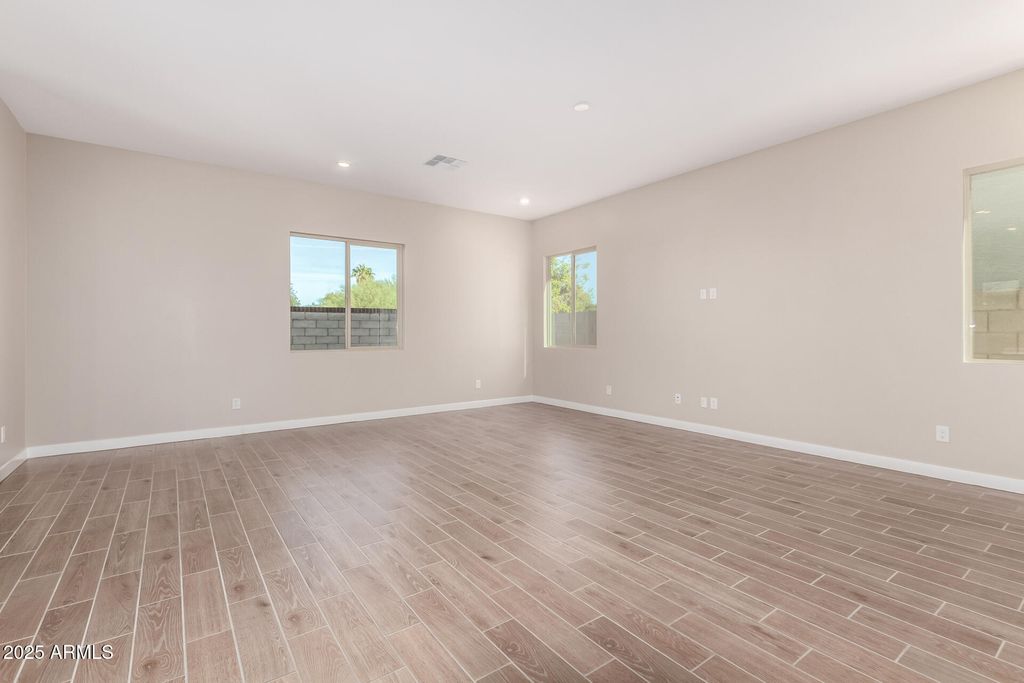 Image 8 of property listing at 8920 E COVINA Street, Mesa, AZ 85207
