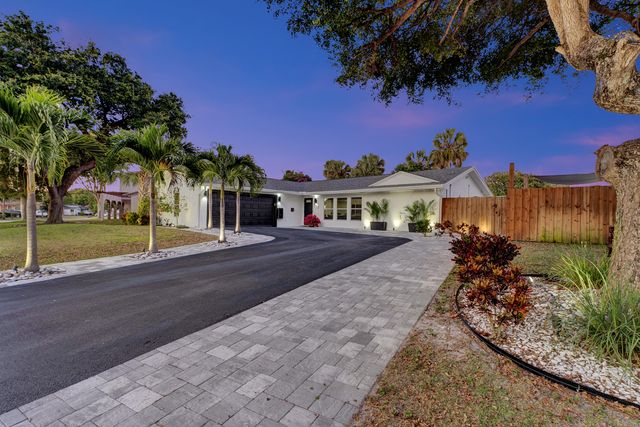 707 W Boulevard Chatelaine, Delray Beach, FL 33445