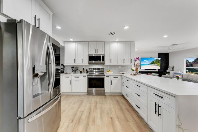 707 W Boulevard Chatelaine, Delray Beach, FL 33445