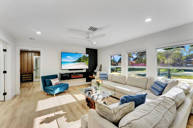 707 W Boulevard Chatelaine, Delray Beach, FL 33445