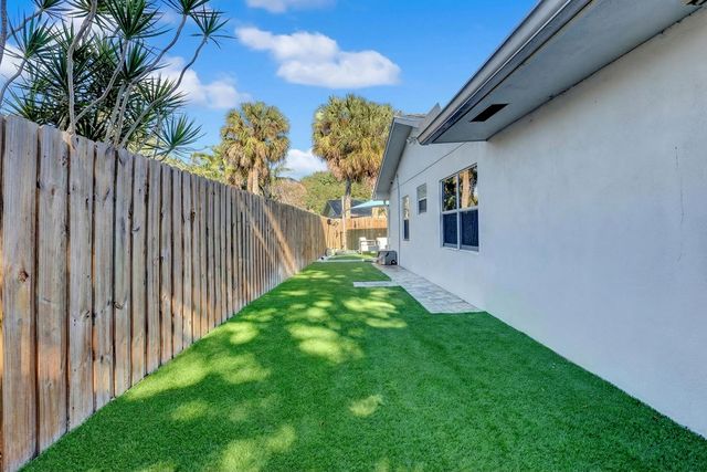 707 W Boulevard Chatelaine, Delray Beach, FL 33445