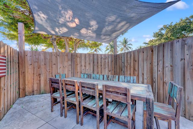 707 W Boulevard Chatelaine, Delray Beach, FL 33445