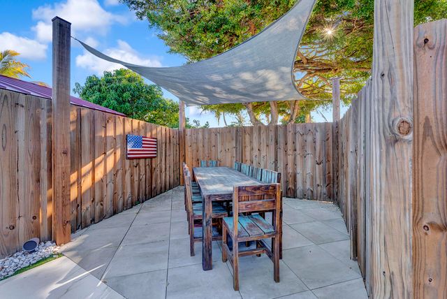 707 W Boulevard Chatelaine, Delray Beach, FL 33445