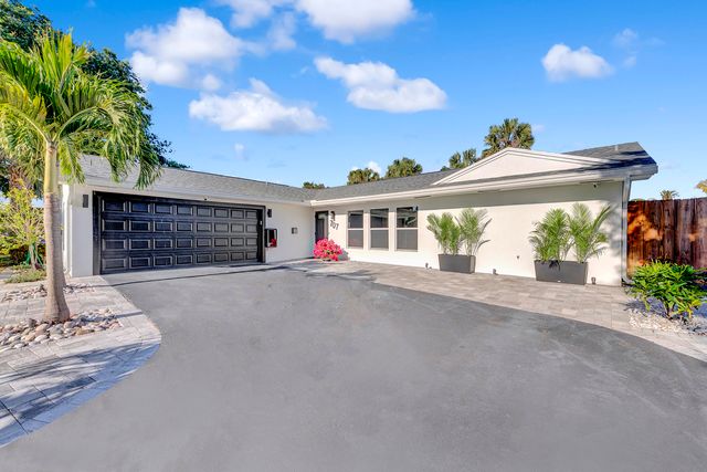 707 W Boulevard Chatelaine, Delray Beach, FL 33445