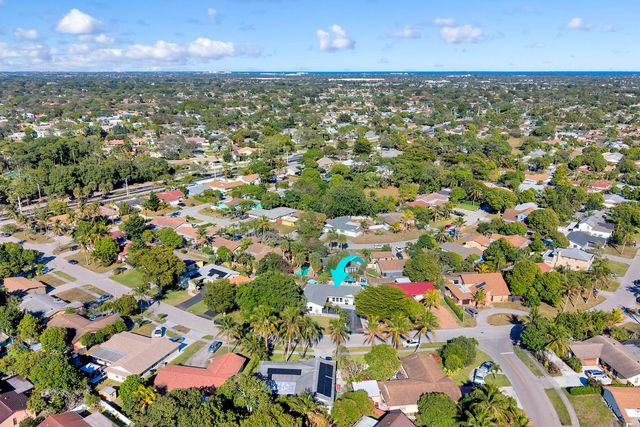 707 W Boulevard Chatelaine, Delray Beach, FL 33445