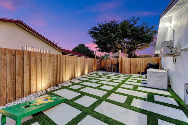 707 W Boulevard Chatelaine, Delray Beach, FL 33445