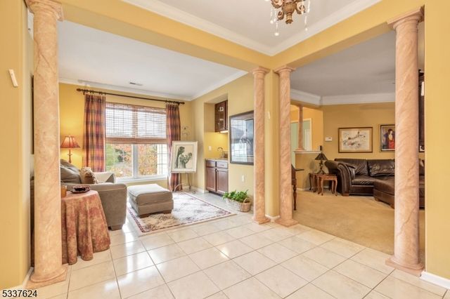 2307 Ambassador Ct, Franklin Twp., NJ 08873