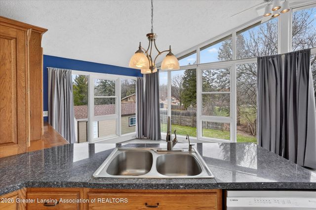 13780 Hamersley Drive, Bath, MI 48808