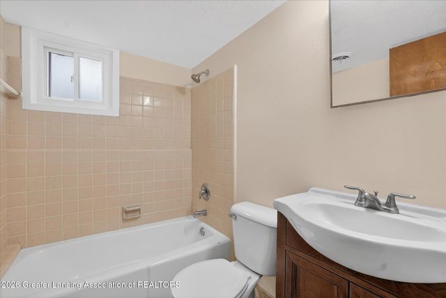 13780 Hamersley Drive, Bath, MI 48808
