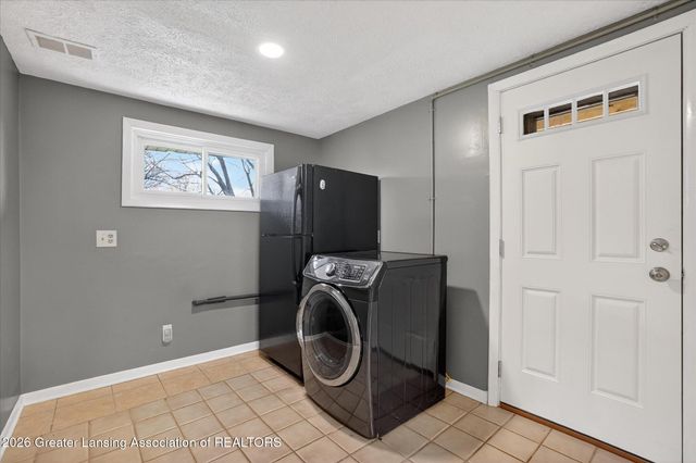 13780 Hamersley Drive, Bath, MI 48808