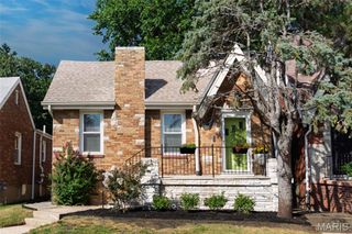 4979 Pernod Avenue, St Louis, MO 63139