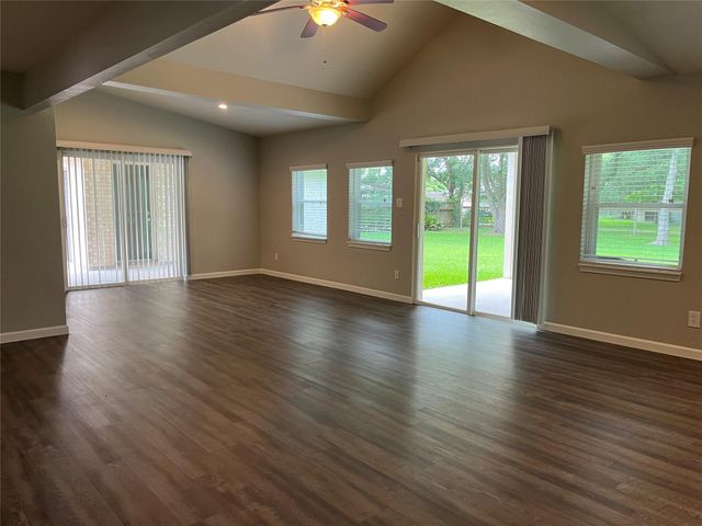 304 S Shadowbend Avenue, Friendswood, TX 77546