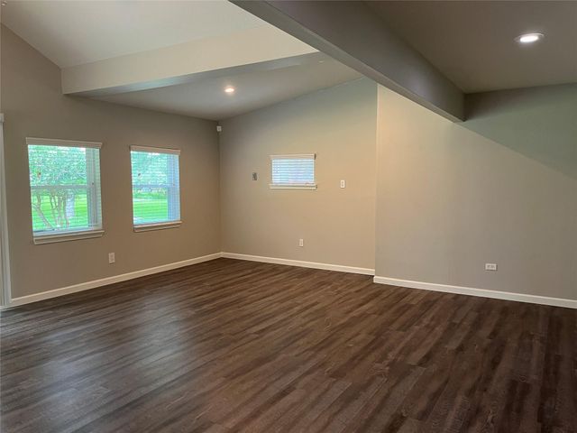 304 S Shadowbend Avenue, Friendswood, TX 77546