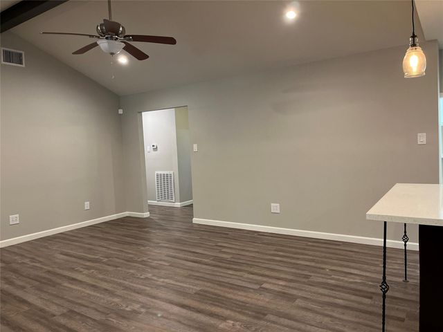 304 S Shadowbend Avenue, Friendswood, TX 77546