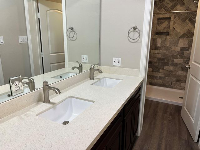 304 S Shadowbend Avenue, Friendswood, TX 77546